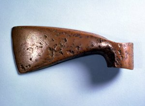 Bijl uit Vucedol, Pakrac, Slavonië, Bronstijd, ca. 2000-1000 v.Chr. (brons)